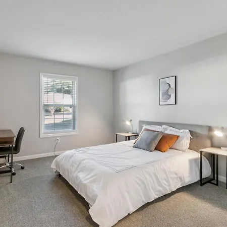 Barcelo At East Cobb Q7 1 Bd 1 Bth Furnished Appartement